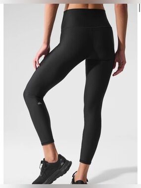 Alo Yoga Black High Waisted Airlift Leggings size M
